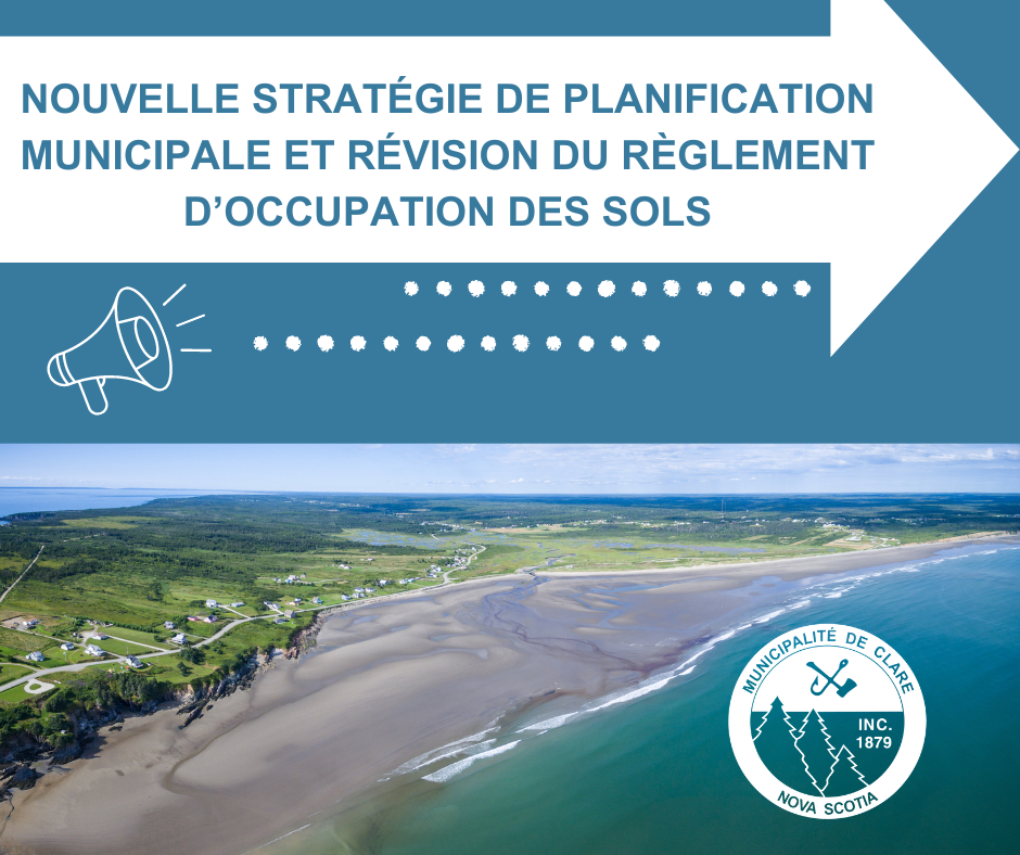 Une photo aérienne de la plage de Mavillette et le texte "Nouvelle stratégie de planification municipale et révision du règlement d'occupation des sols"